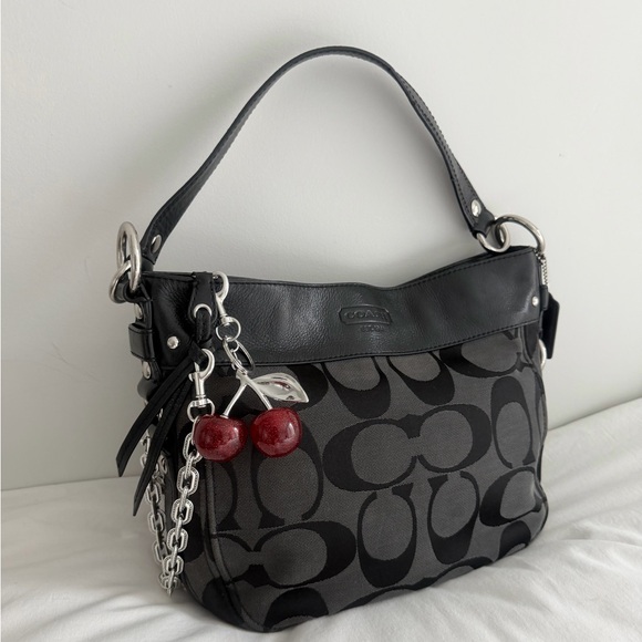 vintage Coach Optic Canvas Zoe Shoulder Bag - Picture 3 of 8